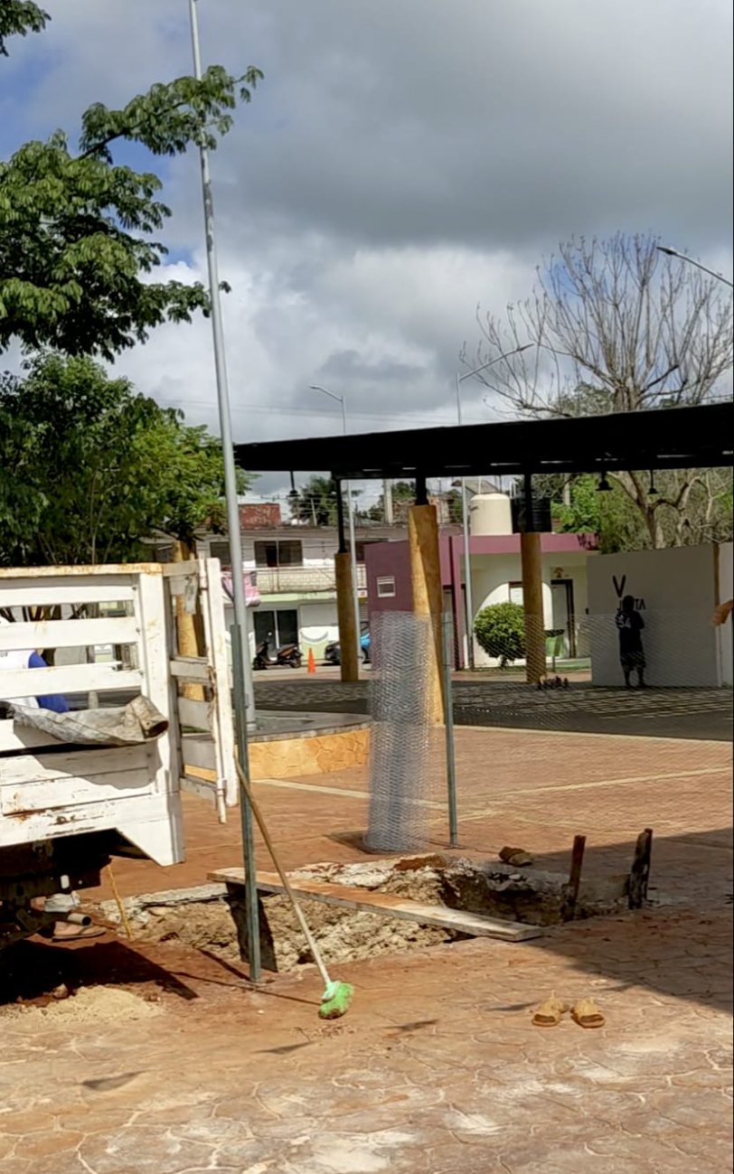 Debido a la cercanía de festividades, el asta servirá para las decoraciones del parque