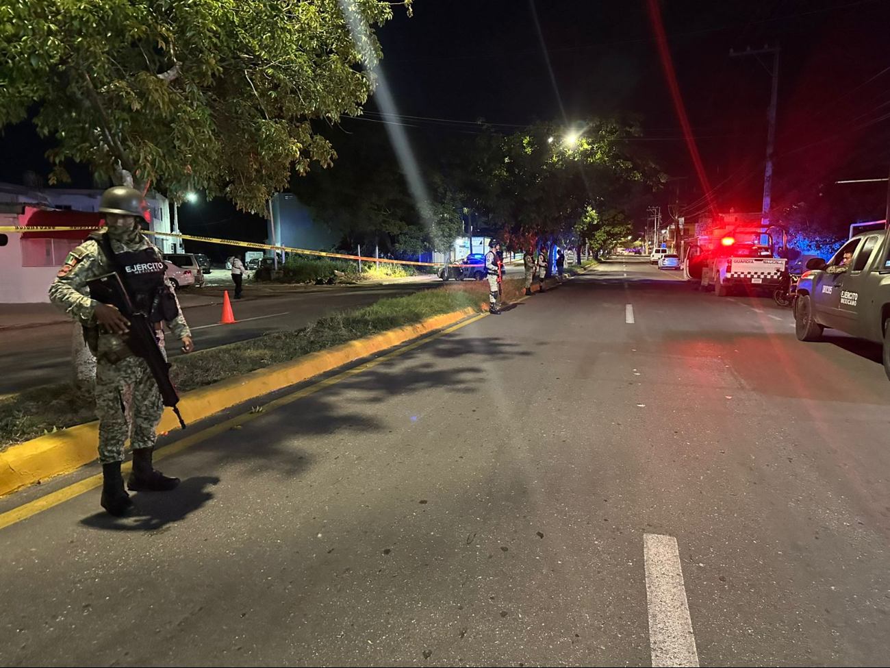 Pelea dentro de cantina termina a tiros