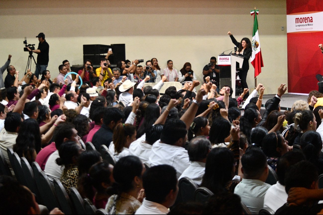 100 militantes campechanos se comprometieron ante el partido Morena.