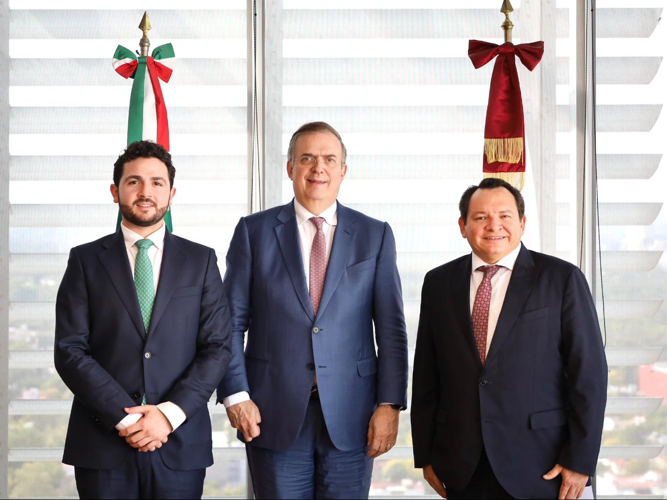 El gobernador de Yucatán, Joaquín Díaz Mena, se reunió con el secretario de Economía, Marcelo Ebrard, y Emilio Barrera, secretario de Fomento Económico y Trabajo de Yucatán