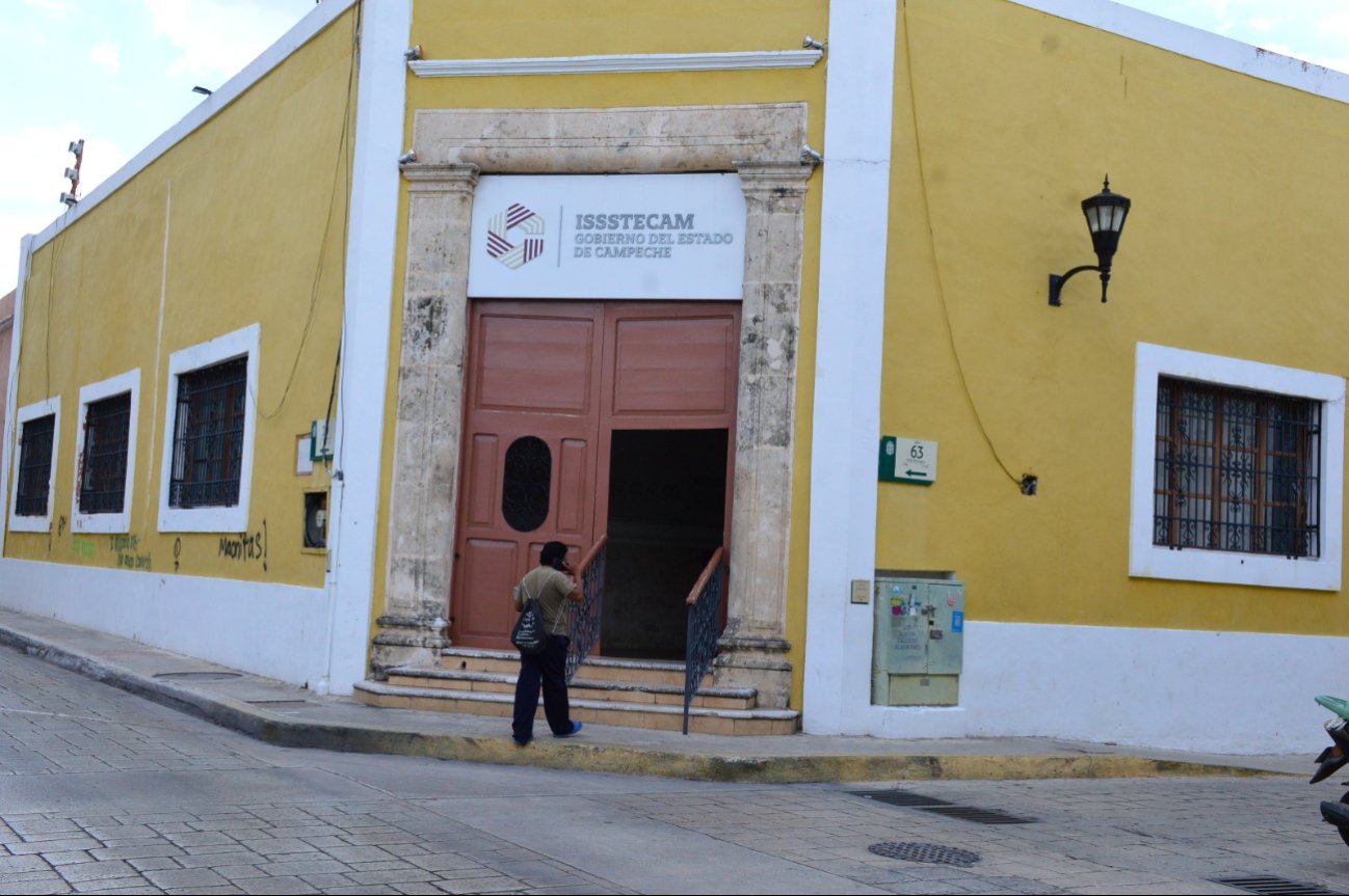 El Issstecam ha suspendido servicios debido a la falta de pago, afectando a 174 cotizantes.