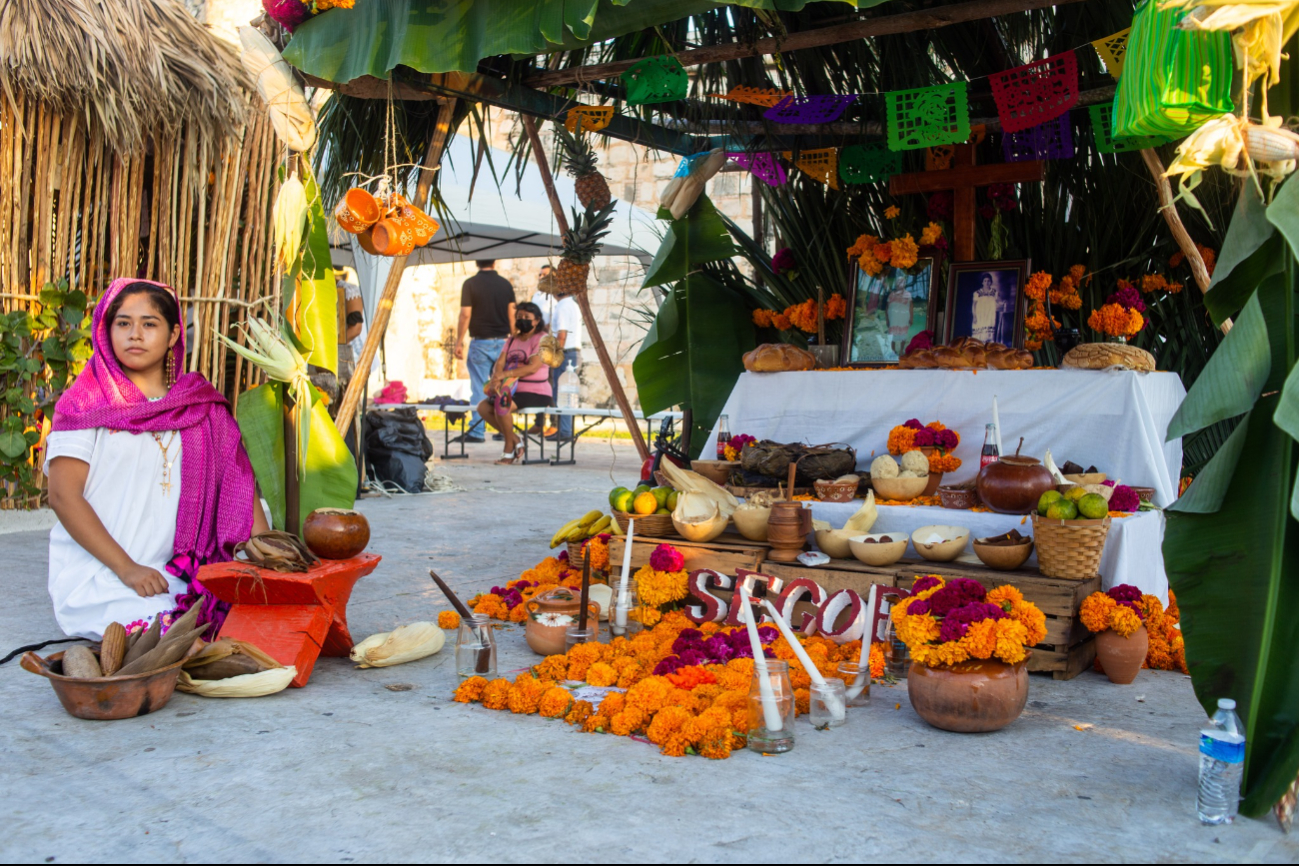 Hanal Pixán, que significa "comida de las ánimas", es una práctica profundamente arraigada en la cultura campechana.