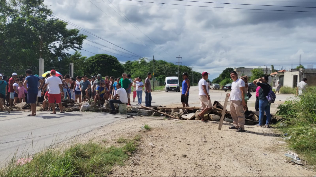 “Paracaidistas” bloquean avenidas tras arresto de tres personas con armas de fuego 