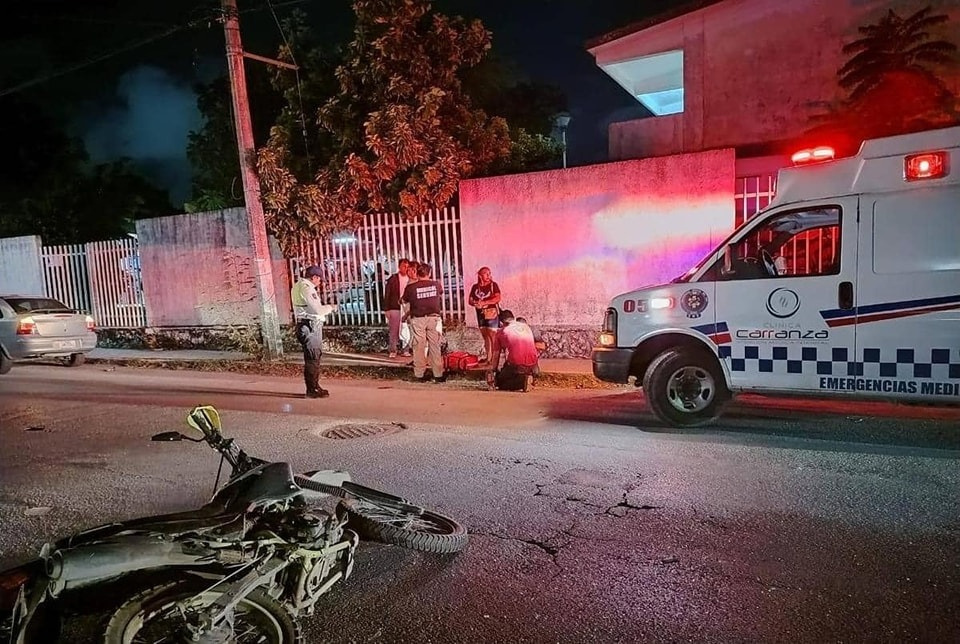 Conductor le cierra el paso a motociclista en Solidaridad