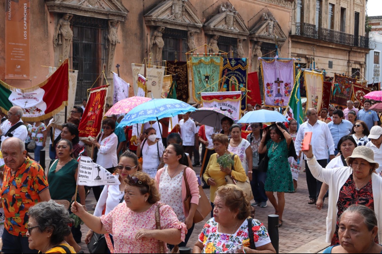 Decenas de feligreses asistieron a la celebración