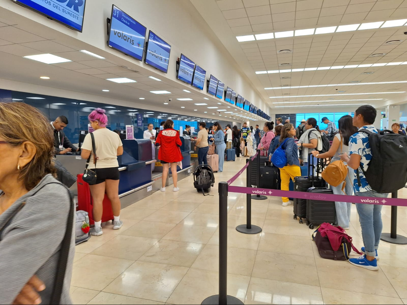 Hay buena afluencia de pasajeros en el aeropuerto de Mérida