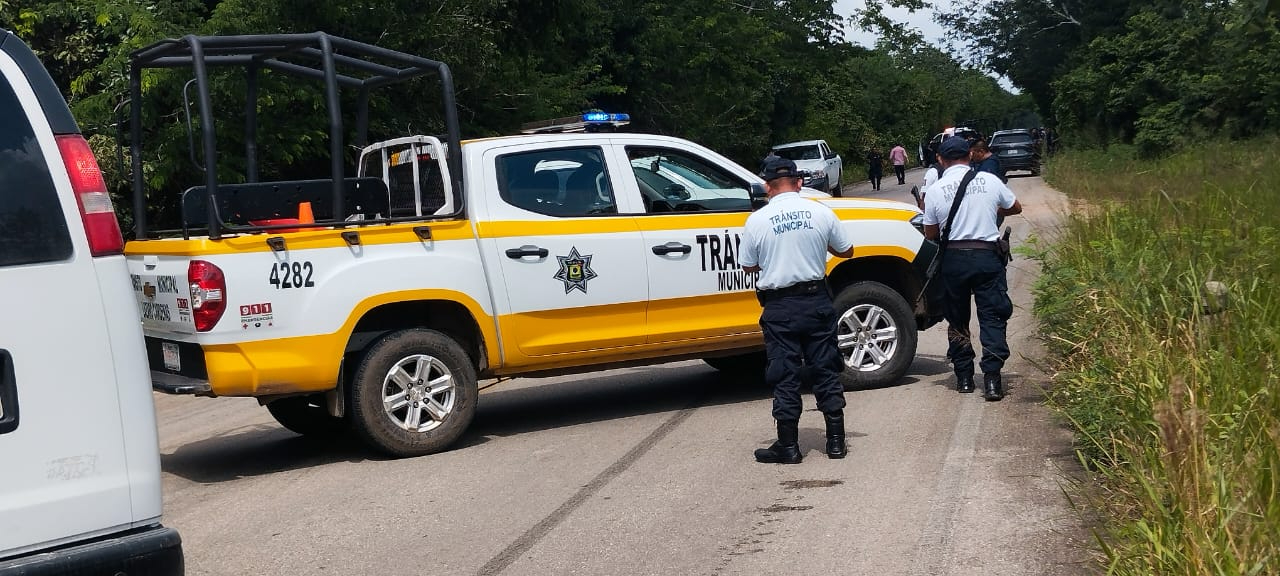 Balacera deja un muerto y un herido; sicarios y policías inician una persecución en Lázaro Cárdenas