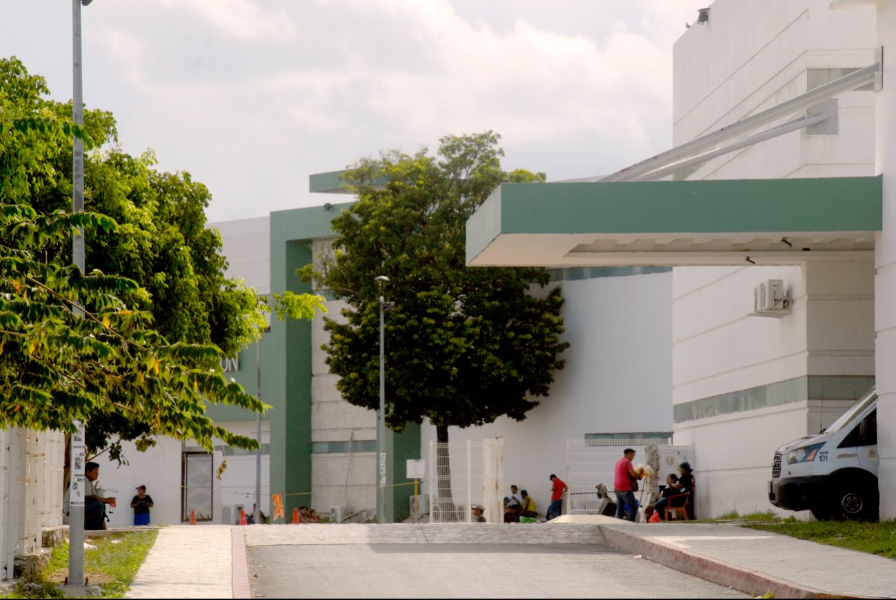 Hombre vive calvario en clínica de Cancún; con la pierna 