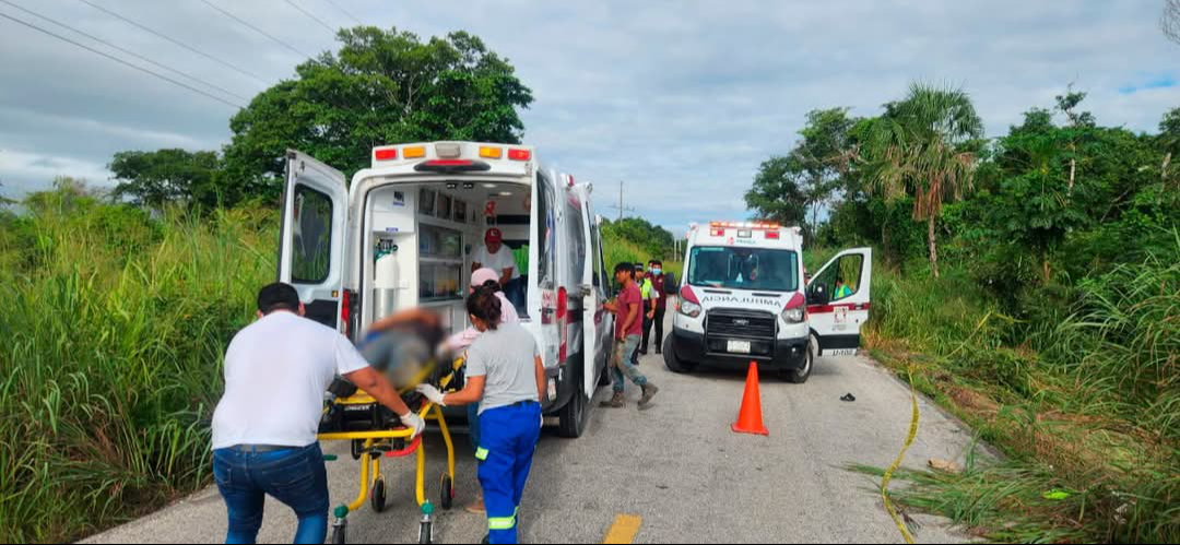 Diez personas resultaron lesionadas tras la volcadura de un camión de volteo en la carretera El Encanto – Benito Juárez I.