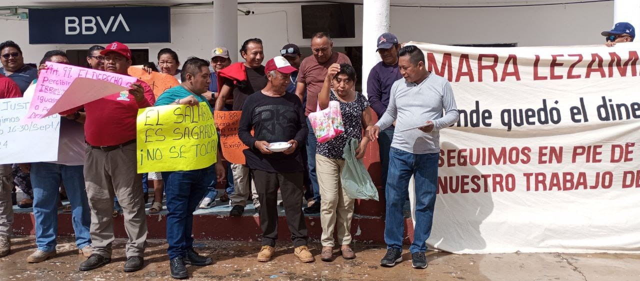 Trabajadores sindicalizados de Lázaro Cárdenas, continúan protestas por falta de pagos