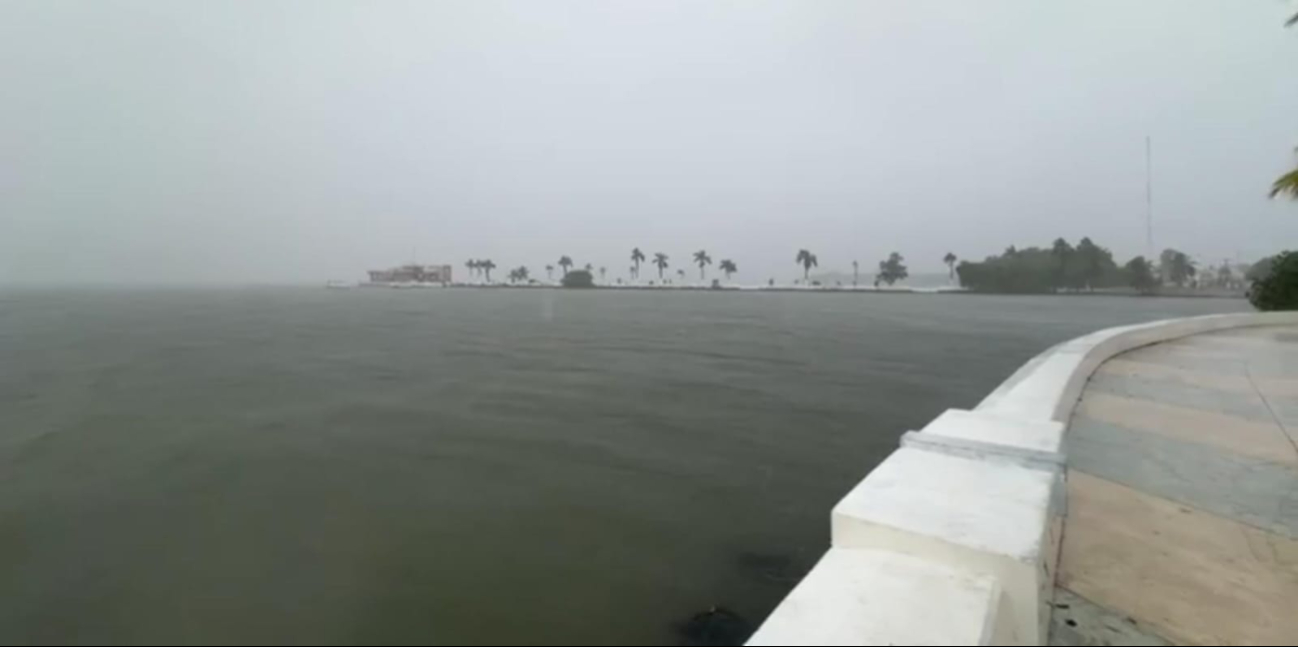 Autoridades locales han implementado el “Operativo Tormenta”, que consiste en la limpieza de calles y el desazolve de alcantarillas por los efectos de la Tormenta Tropical 'Nadine'