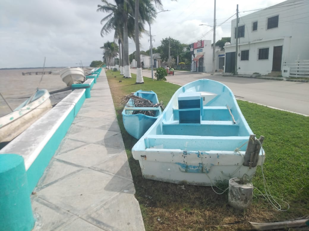 Pescadores de Sabancuy piden apoyos ante mal tiempo / Pedro Díaz