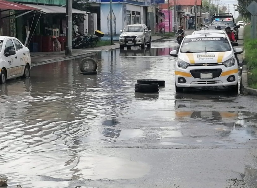 Reaparecen baches en calles de Chetumal recién arregladas