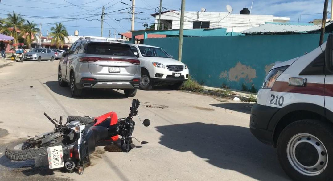 Motociclista lesionada tras chocar en colonia Lindavista