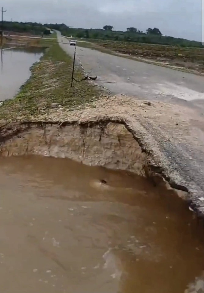 Habitantes deben prever los deslaves en la región que fueron provocados por la intensa fuerza del agua.