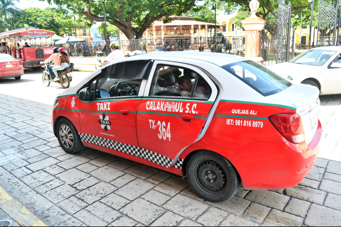 IET advierte sanciones a taxistas de Campeche que incumplan nuevas tarifas