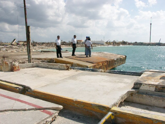 Las playas también se vieron afectadas por Wilma; la arena desapareció debido a la fuerza del huracán