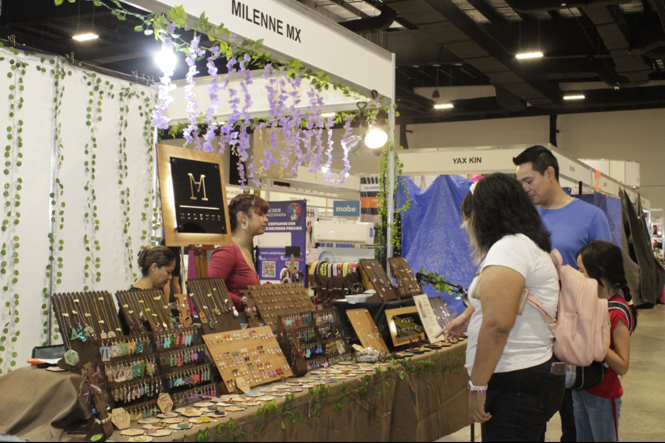 Más de 100 mil personas asisten a la edición número 24 de la Expo Feria del Comercio en Mérida