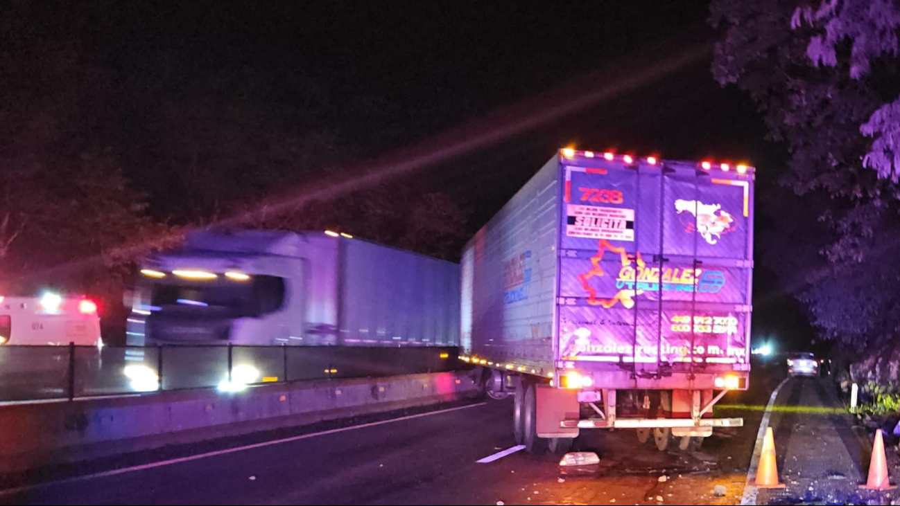 Accidente de tráiler bloquea la autopista Campeche-Champotón por más de tres horas