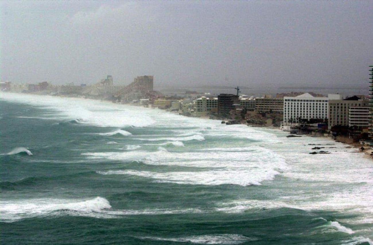 Wilma llegó a Cancún con vientos de 280 km/h, lo que causó mayor destrucción en la ciudad