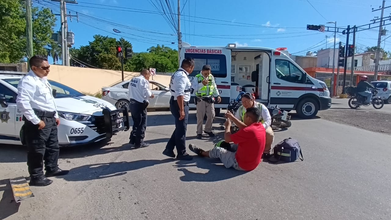 Motociclista imprudente genera accidente en Campeche