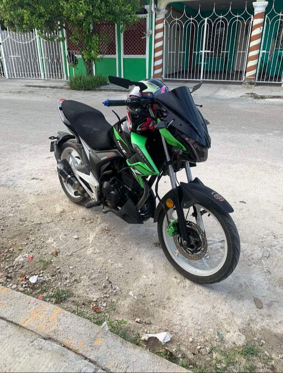 Captan a pareja robando motocicleta en Xpujil