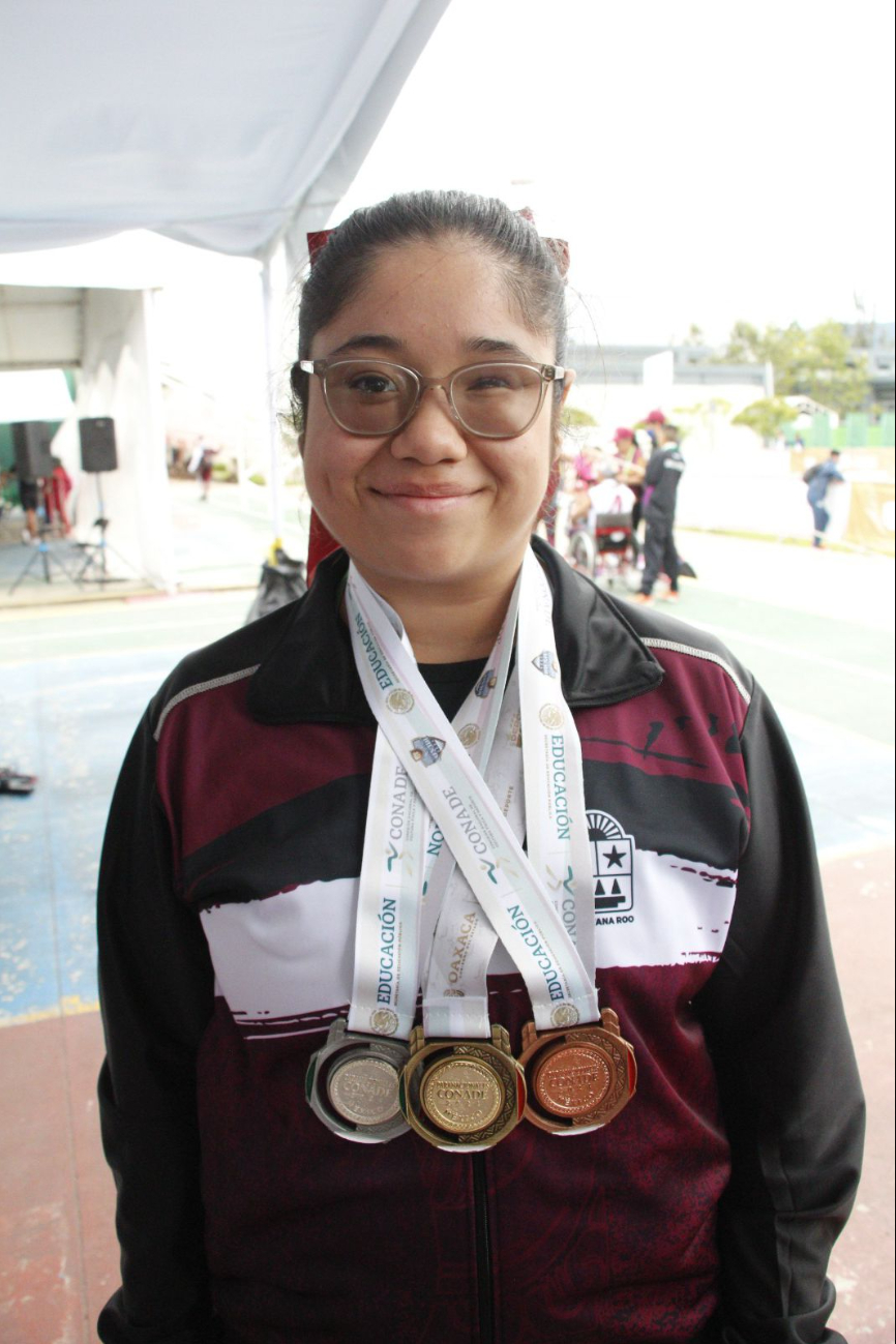 Luna Elizabeth Canto Burgos triunfó en la especialidad de paratletismo