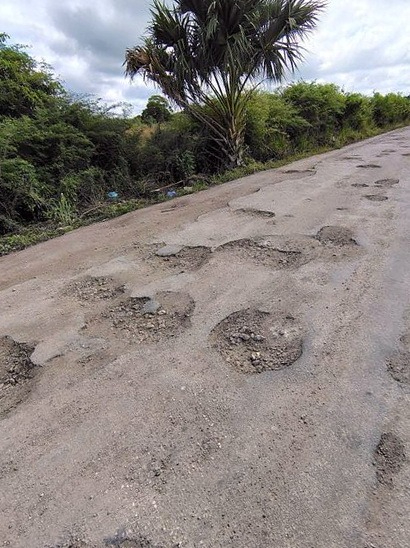 Destinan 19 millones de pesos para bacheo en 11 tramos carreteros en Campeche