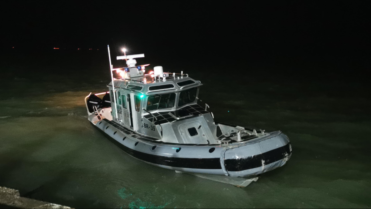 Una lancha de la Marina logró el rescate del hombre