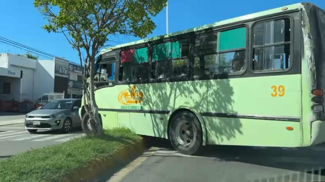 Camionero evita tráfico