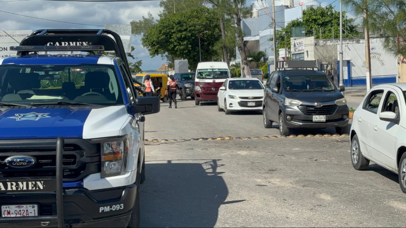 Ciudadanos llevan hasta 15 horas varados en sus vehículos