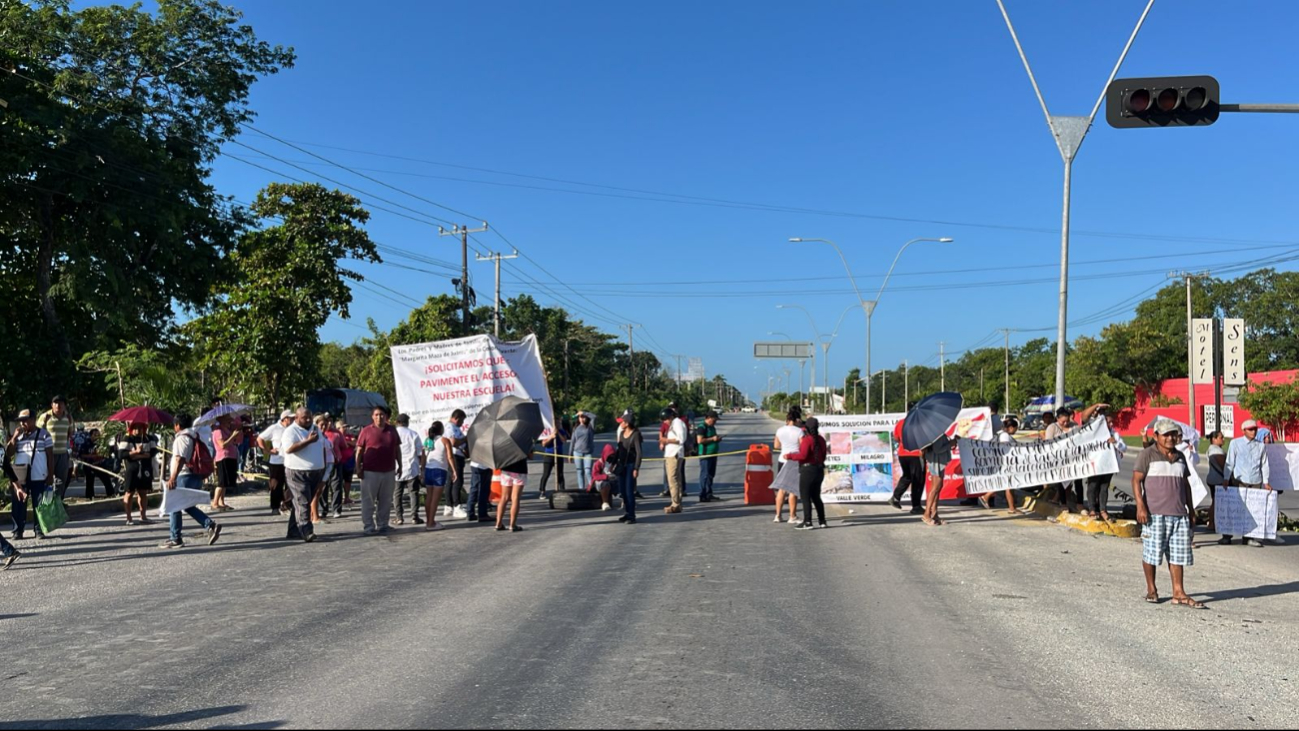 Con carteles los manifestantes resaltaron problemáticos en la zona