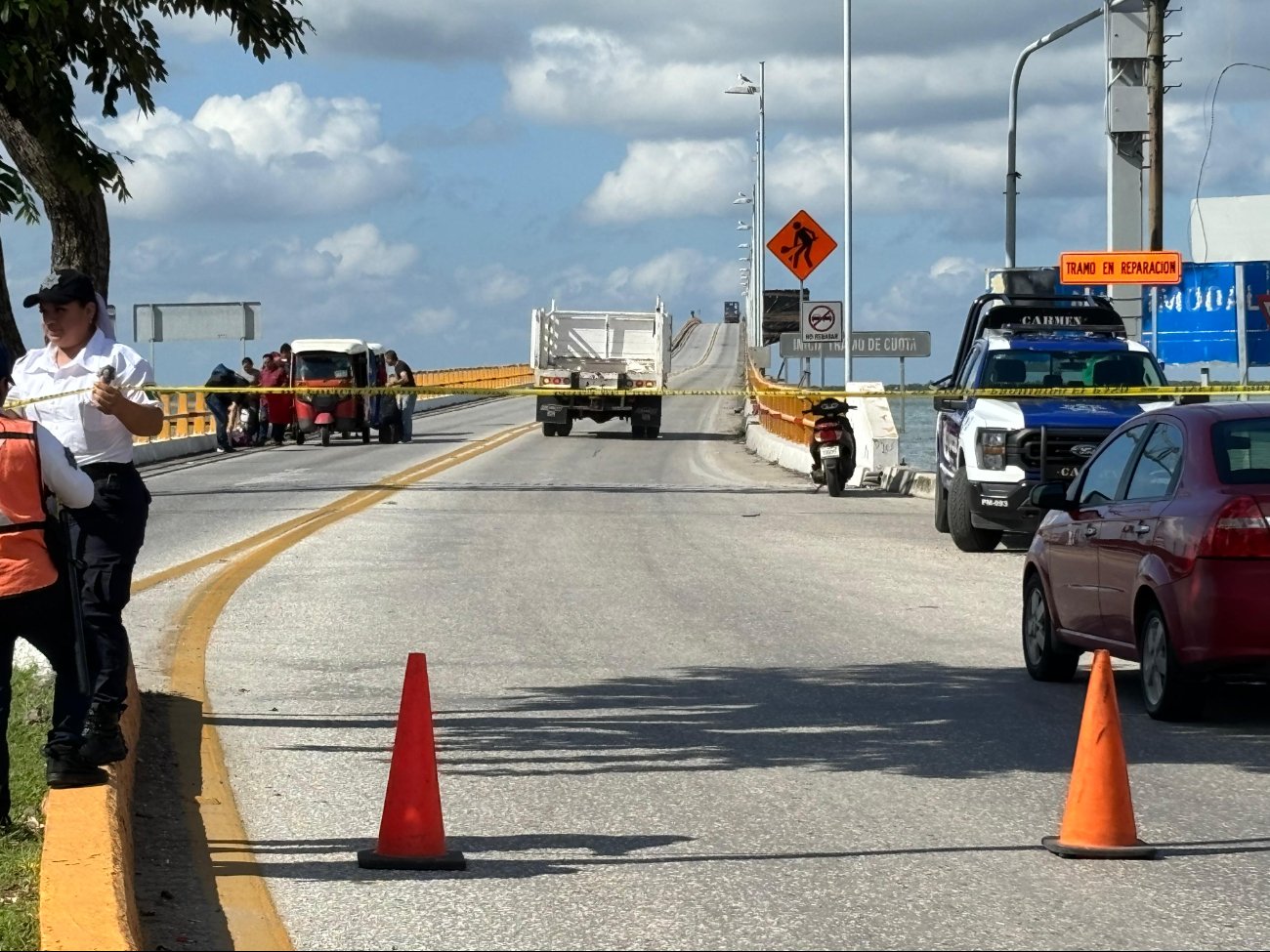 Continúa el bloqueo en la carretera Atasta-Ciudad del Carmen por más de 18 horas