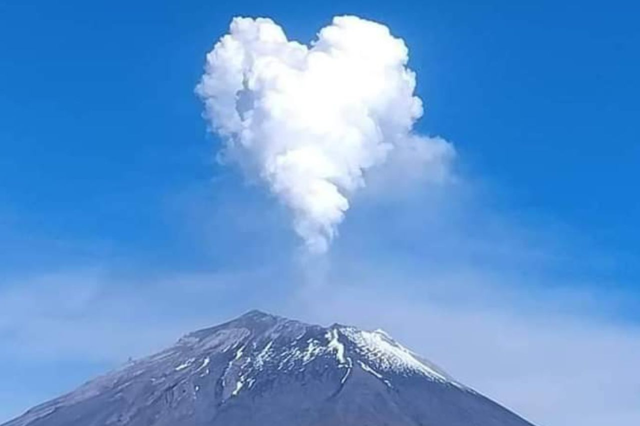 Don Goyo le manda amor a México; la fumarola del Popocatépetl que le está dando vuelta al mundo