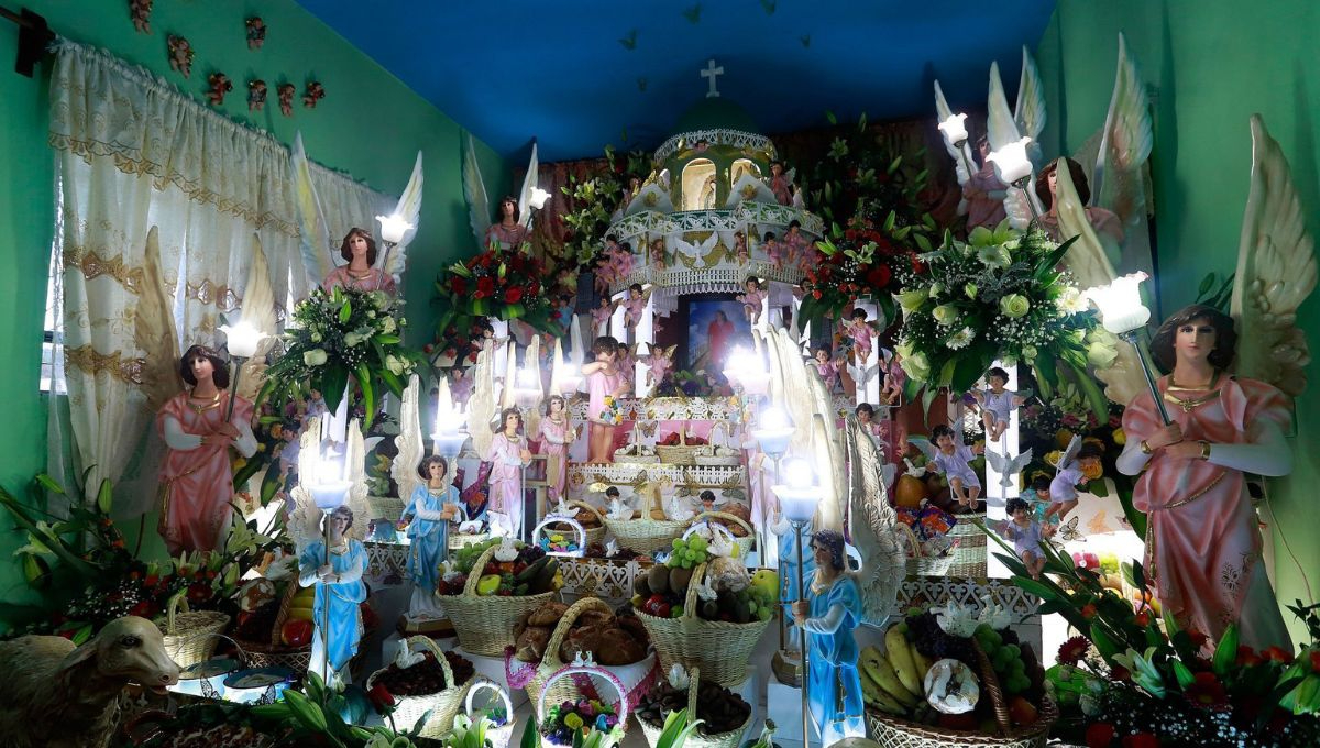 El altar de siete niveles es uno de los más comunes durante las celebraciones del Día de Muertos en México