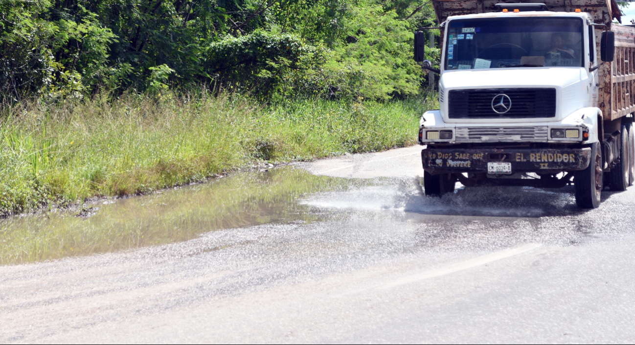 El gobierno de Campeche invierte 19 mdp en bache de vías estatales