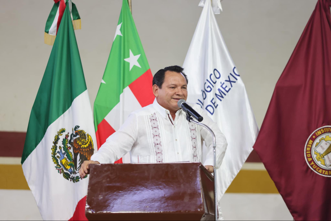 El Gobierno de Yucatán se compromete a ayudar a estudiantes de universidad