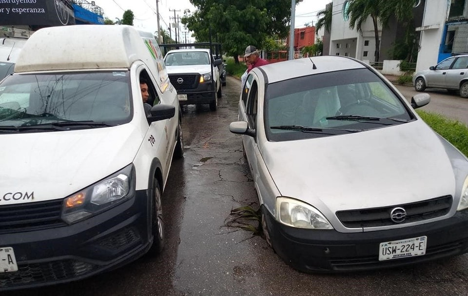 Inatención de baches provoca accidente en colonia Fidel Velázquez