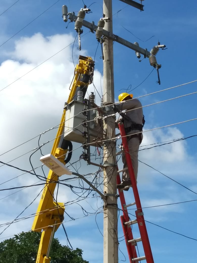 La CFE se comprometió a restablecer la energía eléctrica adecuadamente