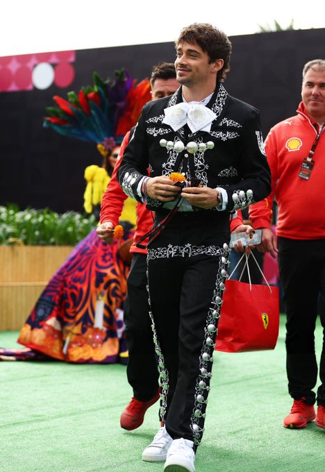 GP de México 2024: Charles Leclerc llega vestido de charro y saluda en español 