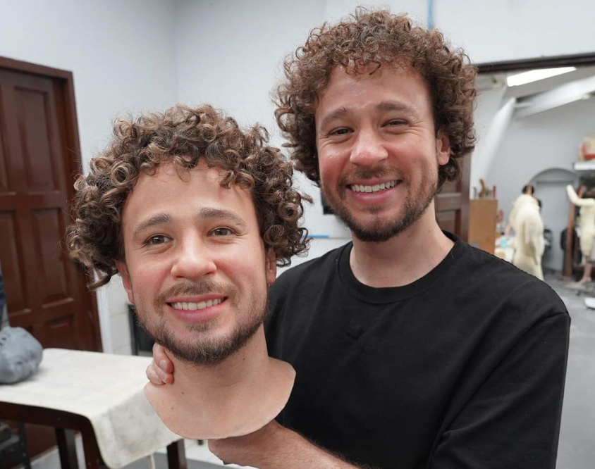 Luisito Comunica presenta su estatua del Museo de Cera de la Ciudad de México.