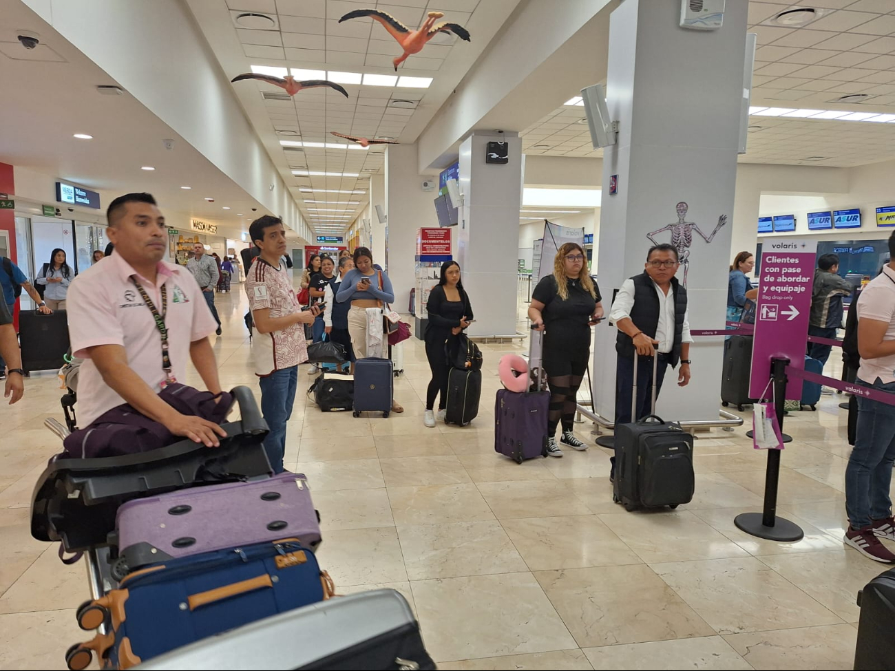 VivaAerobus retrasa casi ocho horas el vuelo de Monterrey a Mérida