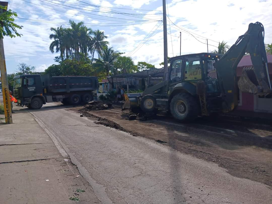 Continúan trabajos de pavimentación en Carmen