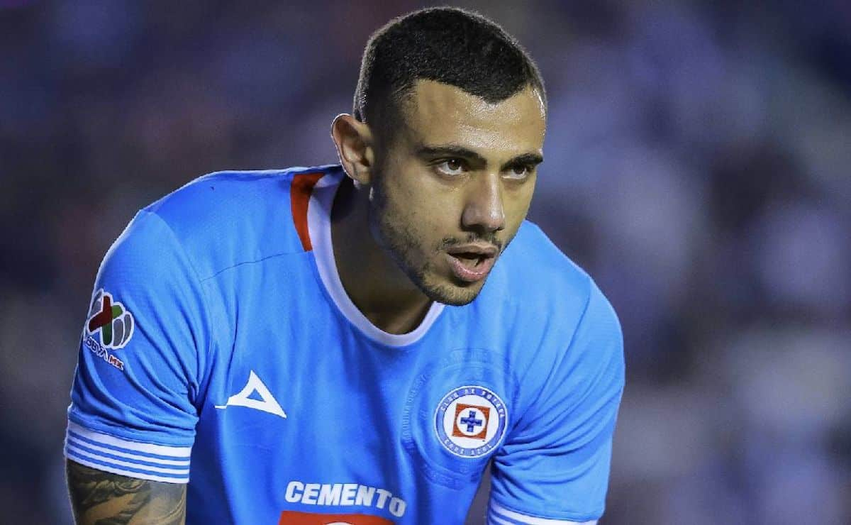  Cruz Azul pierde a Giakoumakis ante Pumas; El Toro, posible suplente