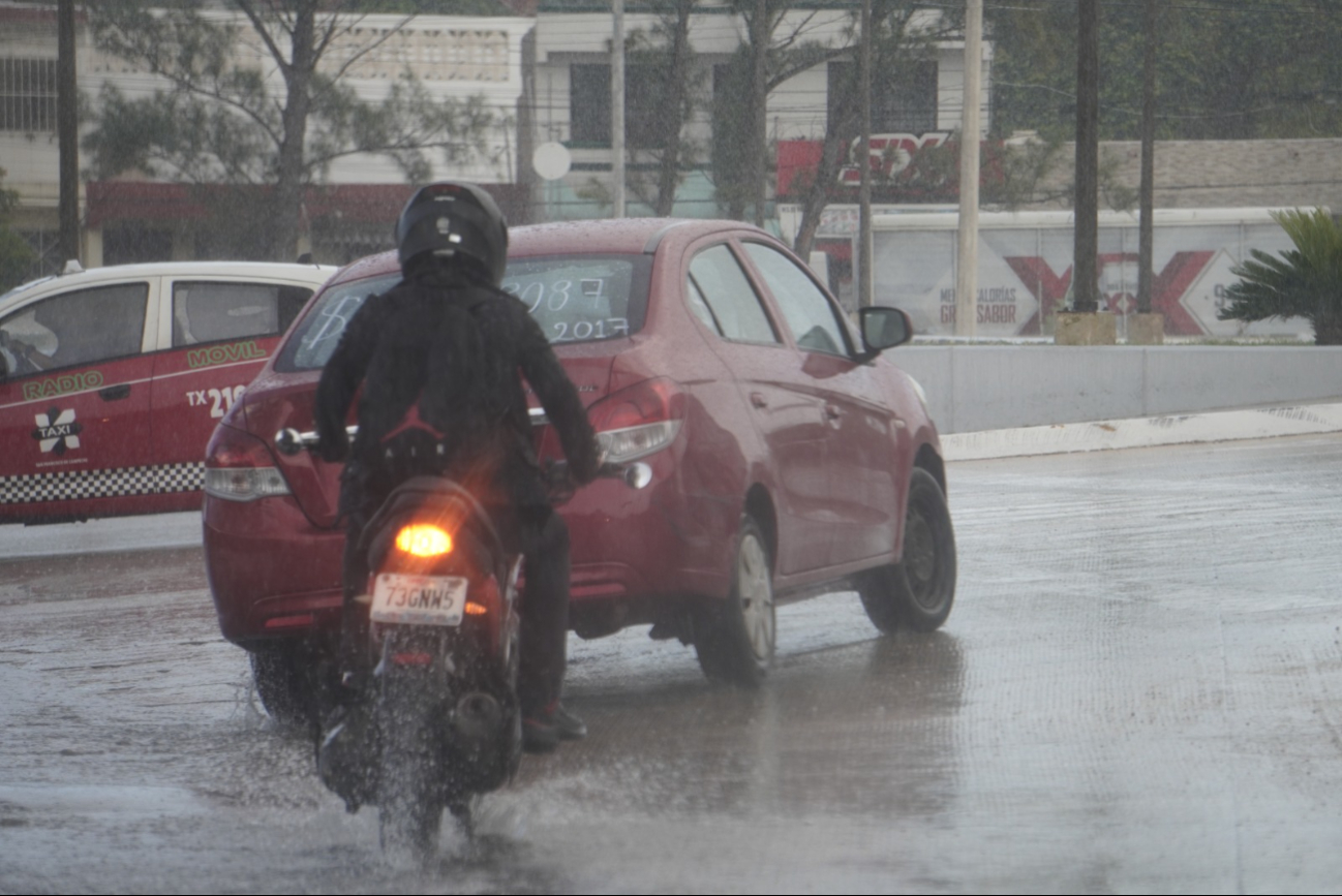 Se prevé chubascos con lluvias puntuales fuertes