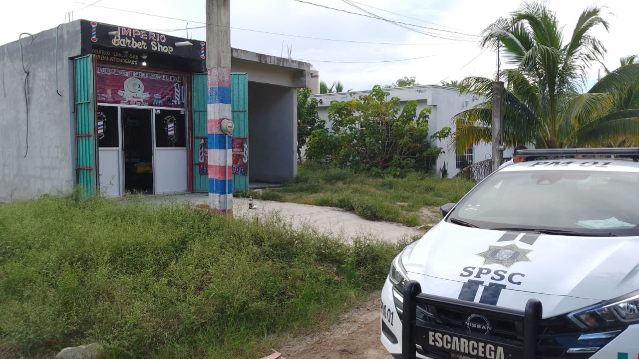 Víctor Manuel Valencia Félix, alias El Choki, fue herido de bala en su barbería en la colonia Benito Juárez