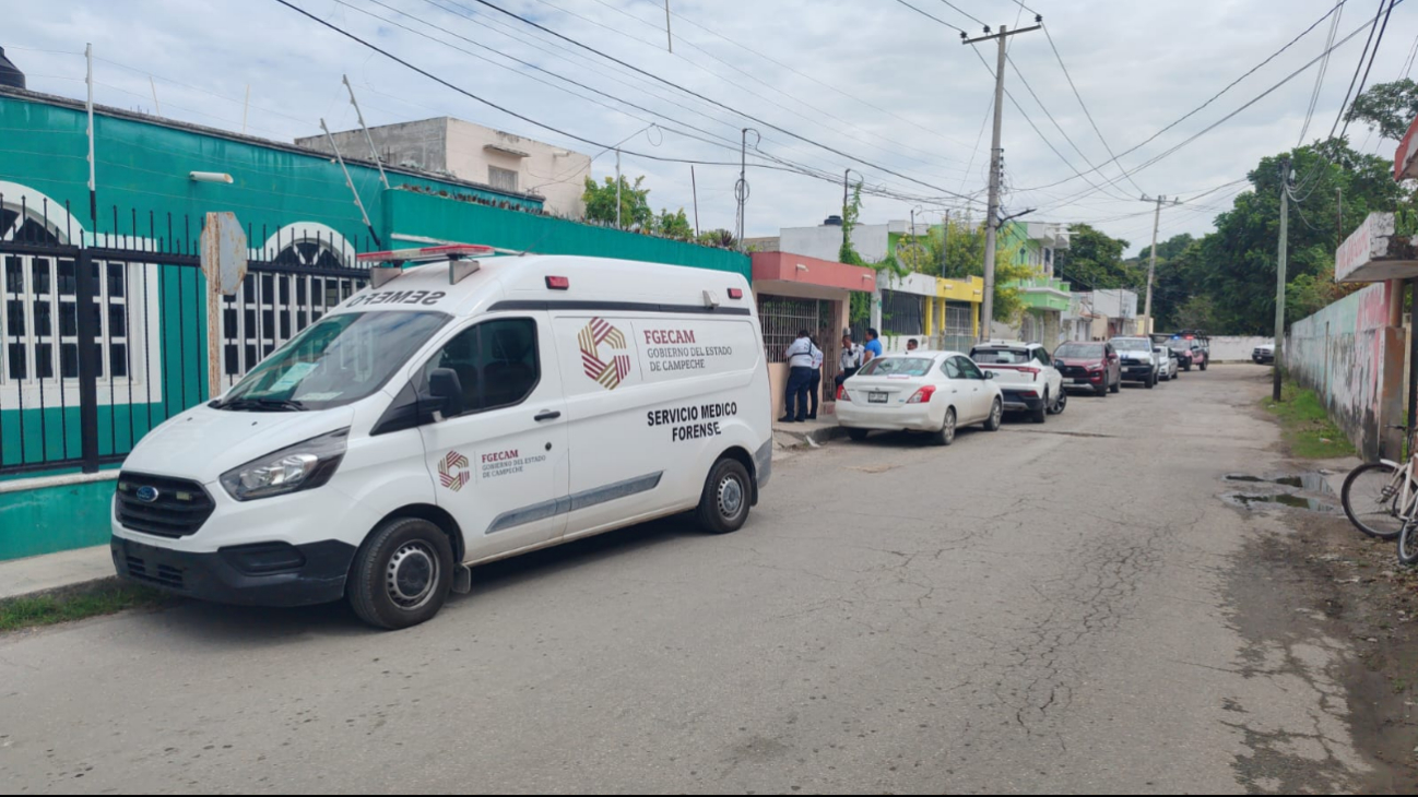 Hombre escapa por la puerta falsa en Campeche