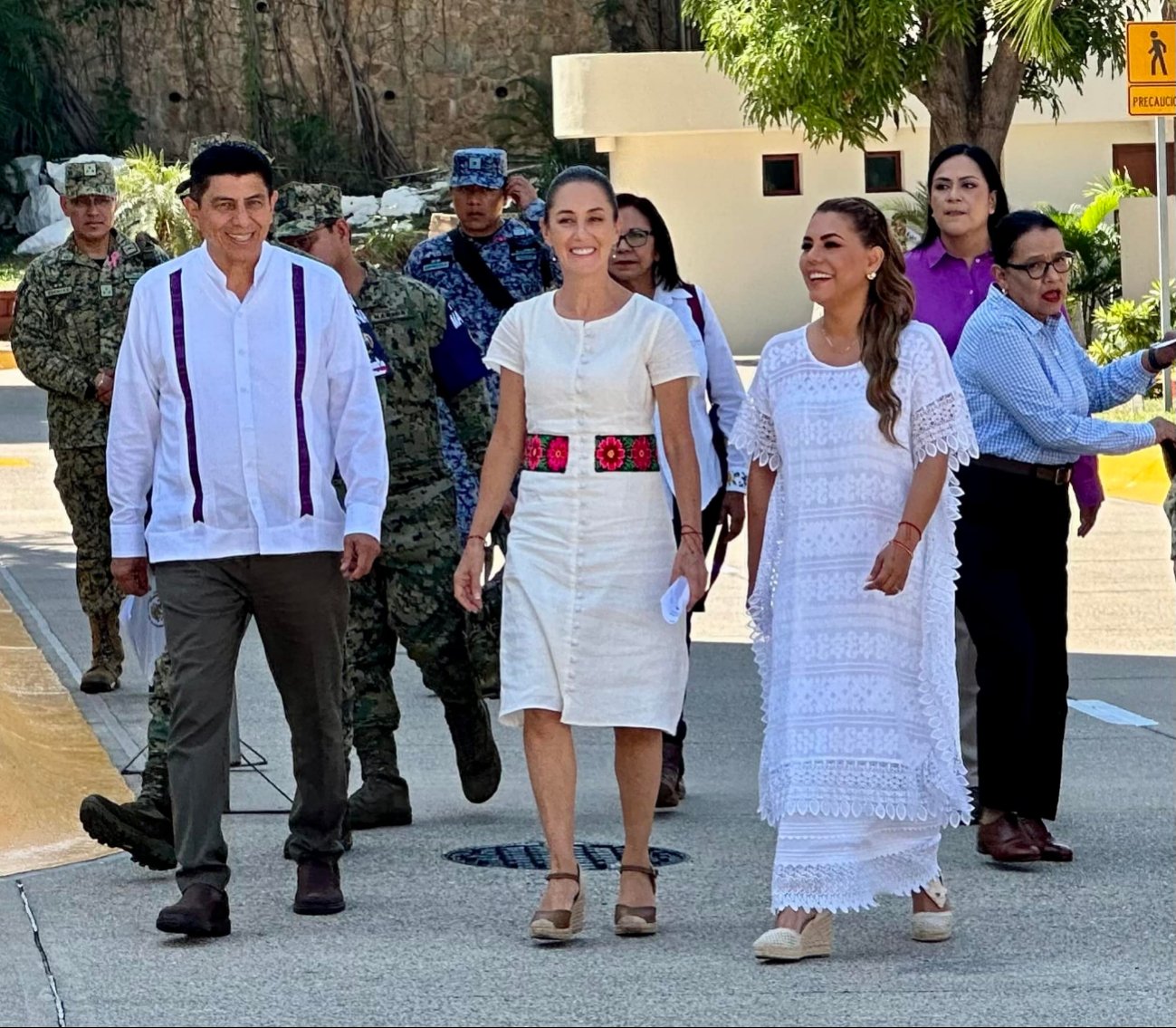 La presidenta de México, Claudia Sheinbaum Pardo, junto a la gobernadora Evelyn Salgado