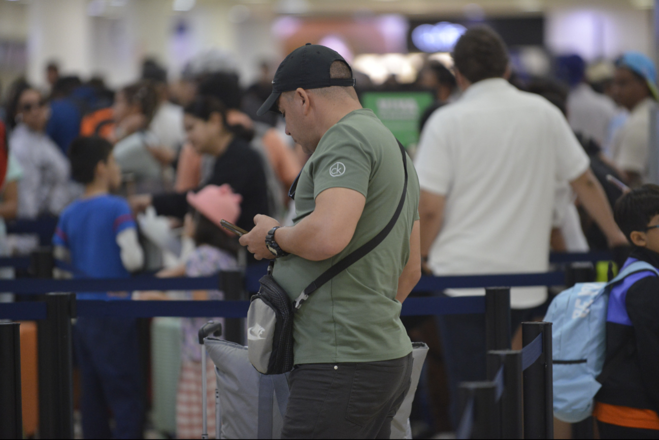 El Aeropuerto Internacional de Cancún reportó llegadas, 90 fueron nacionales y 137 internacionales