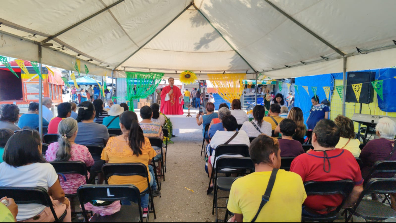 Con fe y devoción, celebran a San Judas Tadeo en el mercado principal de Campeche